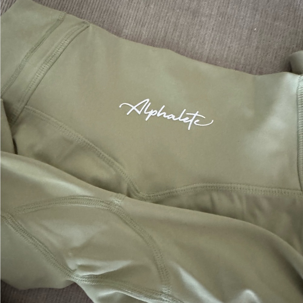 EUC Sage Green Alphalete Pulse Kinetic Leggings Size Medium M